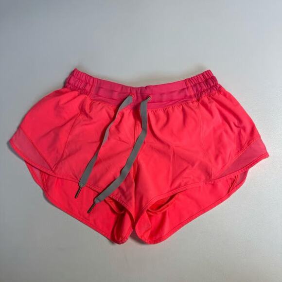 Lululemon Hotty Hot Shorts 2.5" - Picture 1 of 8